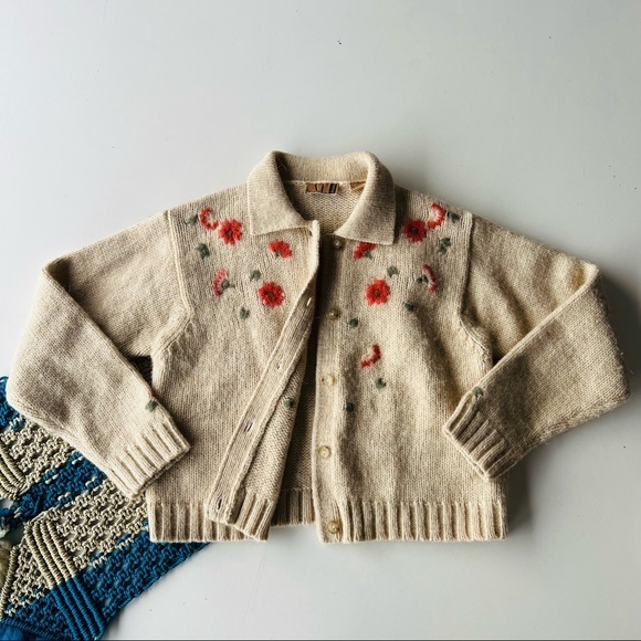 Ann Taylor Cream Floral Cardigan - Picture 2 of 14